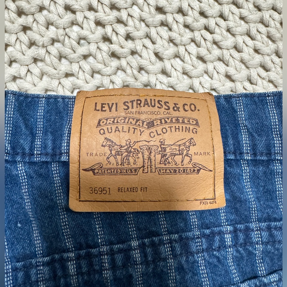Levi’s Vintage PinStripe Blue Jean Loose Fit Size 12 Shorts - Picture 7 of 8